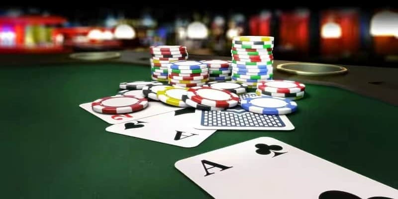 Poker đang là trò chơi được nhiều người hâm mộ săn đón